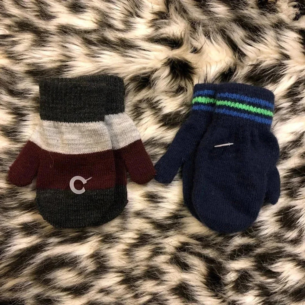 Carter’s Baby Mittens 2 Pairs Lot Size 2-4T